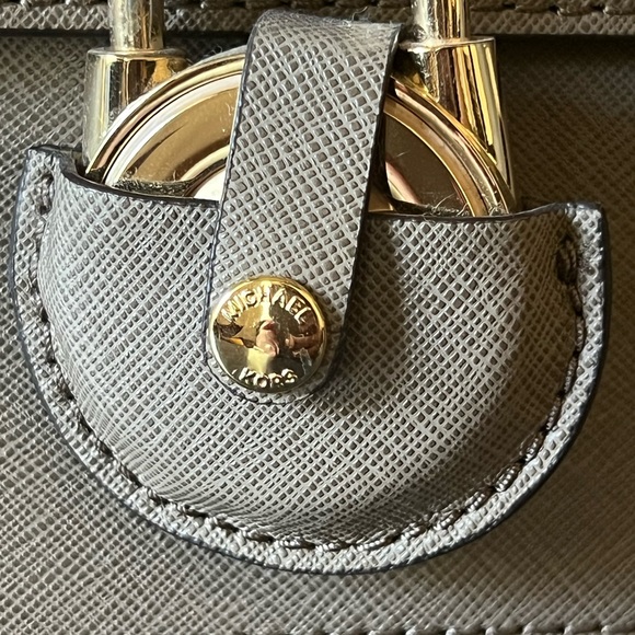 Michael Kors Emma Satchel Lock & Key Handbag with dust cover - Picture 2 of 16